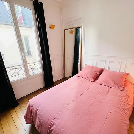 Entre Montmartre Et Canal Saint Martin-gare Du Nord Apartment Paris