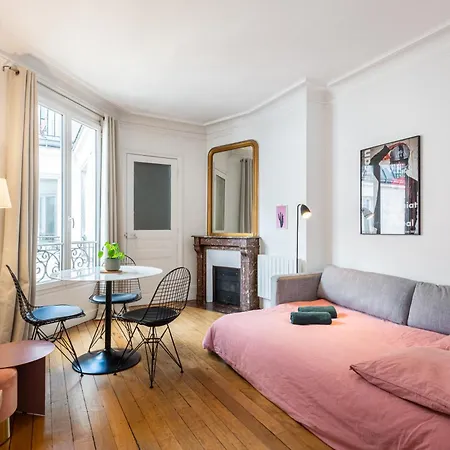 Entre Montmartre Et Canal Saint Martin-gare Du Nord Apartment Paris
