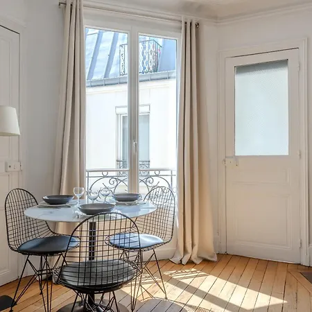 Entre Montmartre Et Canal Saint Martin-gare Du Nord Apartment Paris