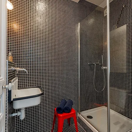 Entre Montmartre Et Canal Saint Martin-gare Du Nord Apartment Paris